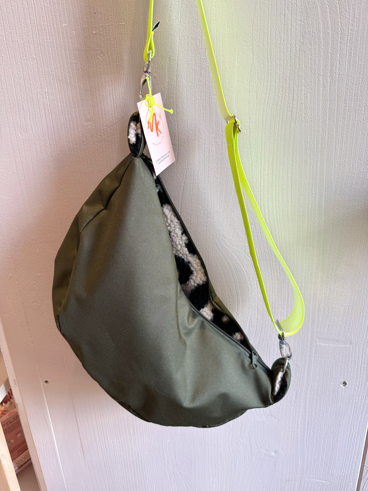 Crossbody Wheater Bag