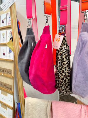 bunte crossbody bags von Manufaktur & kontor bei Stadtrand Stil