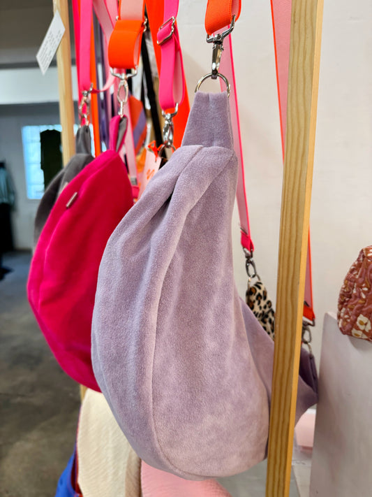 fliederfarbene und pinke crossbody mag mit Neongurten
