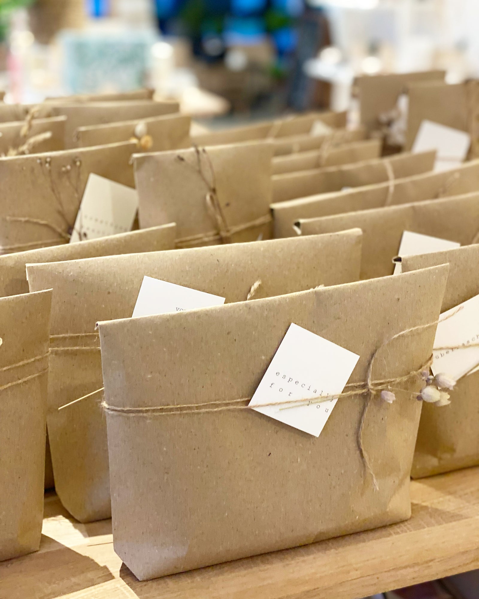 Lehrer tüten natürlich dekoriert als Mitarbeitergeschenke von Stadtrand Stil